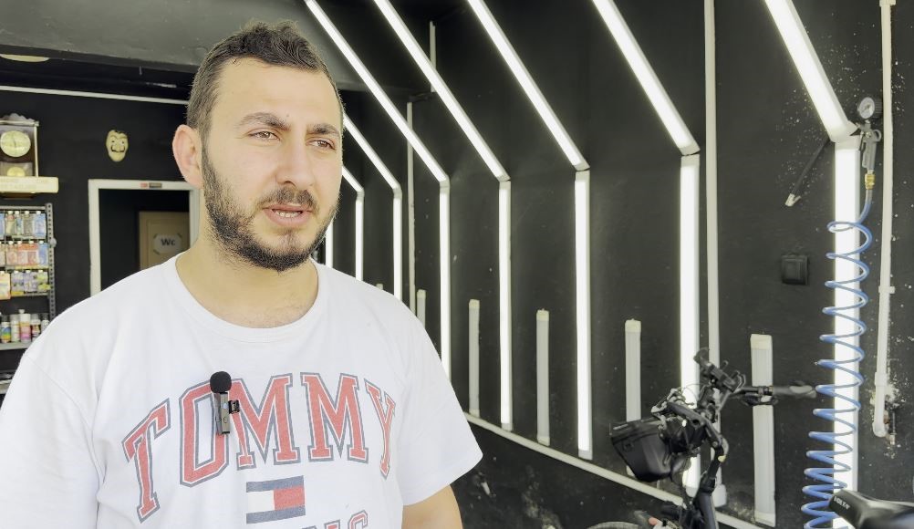 hopa-da-yemek-yerken-bogazina-lokma-kacan-cocugu-isletme-sahibi-kurtardi