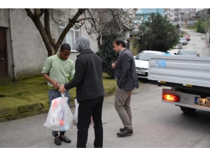 Dünya Onları Eve Gönderiyor, Türkiye Yardım Ulaştırıyor