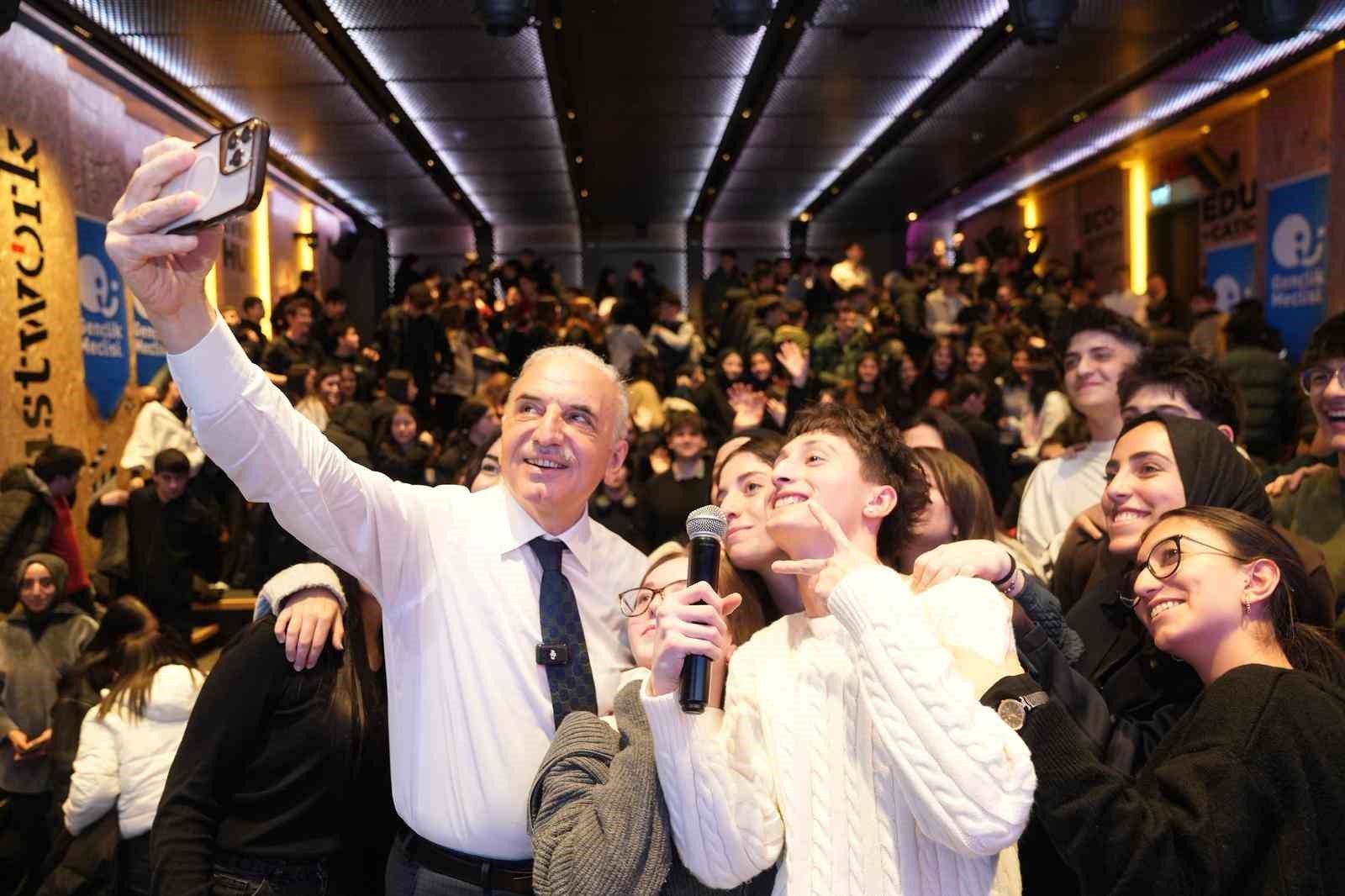 umraniye-de-gelecek-genclerle-sekilleniyor