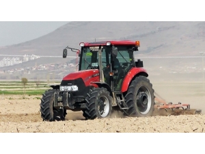 Çiftçiler, Vatandaşlar İçin Çalışmaya Devam Ediyor