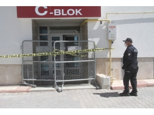 Elazığ’da 7 Katlı Apartman Karantinaya Alındı