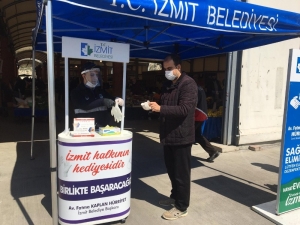 Zabıta Kuruçeşme Pazarı’nda Maske Ve Dezenfektan Dağıttı