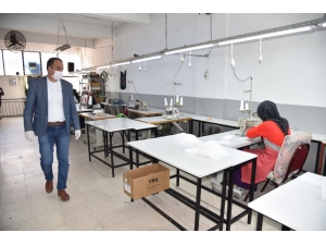 Manisa Büyükşehir Belediyesi Maske Üretimine Başladı