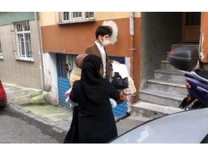 Yeni Doğum Yapmış Anne Ve Çocuğunun Yardımına Polis Koştu