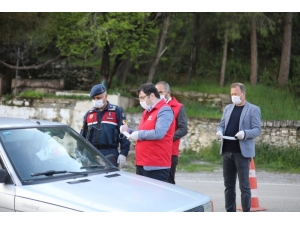 Maskeler Ücretsiz Dağıtılıyor