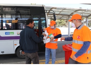 Şanlıurfa’da Maske Dağıtımı Sürüyor