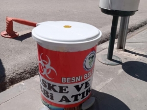 Eldiven Ve Maskeler İçin Atık Kutuları Yerleştirildi