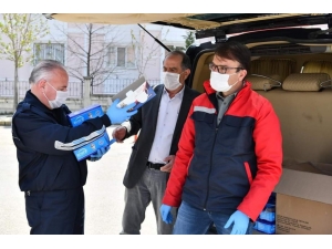 Isparta Valiliği Halk Otobüslerine Maske Dağıttı