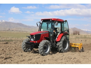 Gürpınar Belediyesi Çiftçileri Yalnız Bırakmadı