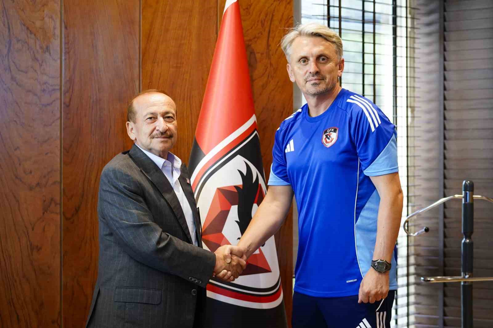 gaziantep-fk-da-yeni-teknik-direktor-orhan-ak-oldu