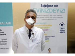 Koronavirüsü Yenen Doktorlar Görevlerine Devam Etmek İçin Gün Sayıyor