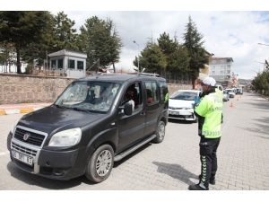 Ahlat’taki Trafik Ekiplerinden Korona Virüs Uygulaması