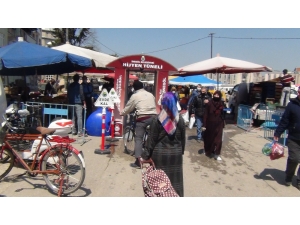 2 Günlük Sokağa Çıkma Yasağının Bitmesiyle Vatandaşlar Çarşı Ve Pazara Akın Etti