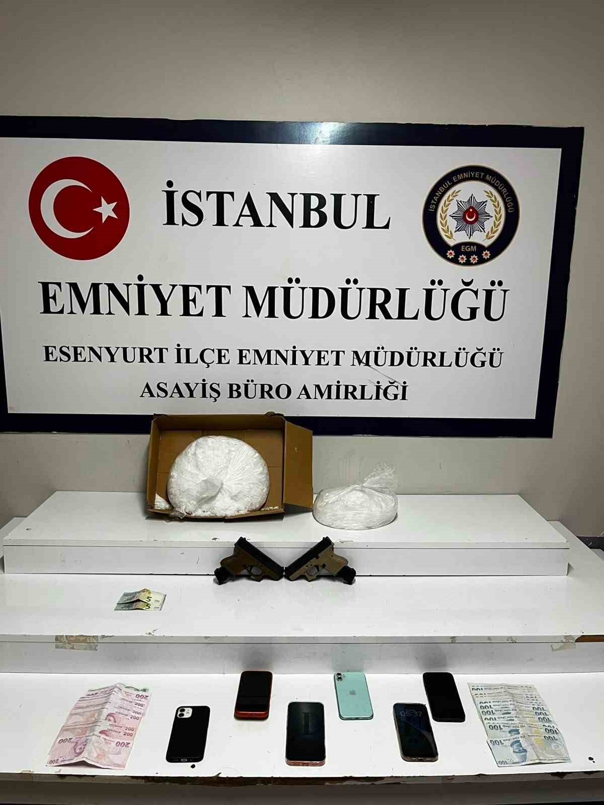 esenyurt-ta-bir-adrese-uyusturucu-operasyonu-5-kilogram-uyusturucu-madde-ele-gecirildi