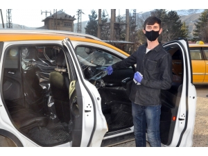 Yüksekovalı Taksiciden Korona Virüse Karşı Brandalı Tedbir