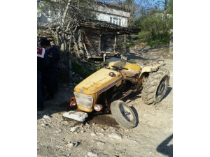 Arızalı Traktörünü Çalıştırmak İsterken Canından Oldu