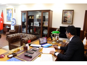 Adü Rektörü Aldemir, Yök Başkanı İle Telekonferans Yöntemiyle Toplantı Yaptı