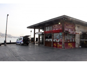 Eminönü Sahilde Erkek Cesedi Bulundu