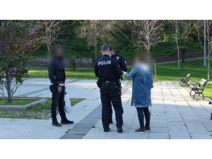 Yasağı Hiçe Sayıp Parkta Alkol Aldı, Polise Verdiği Tepki Hayrete Düşürdü