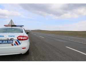 Kars’ta Jandarmadan Radarlı Trafik Uygulaması