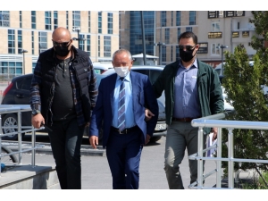 Eski Chp İl Yöneticisi Cumhurbaşkanına Hakaretten Gözaltına Alındı