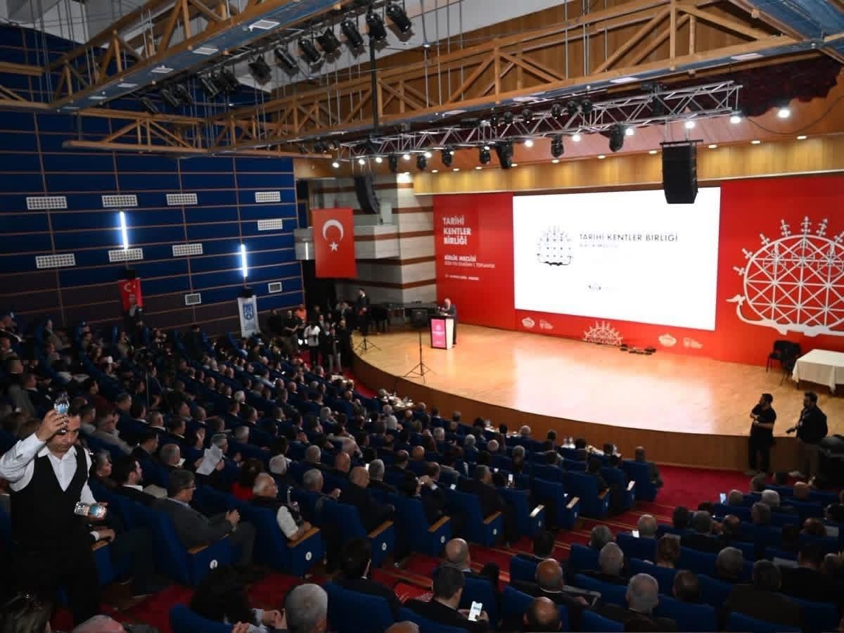 tosya-belediye-baskani-kavakligil-tarihi-kentler-birligi-yonetimine-girdi