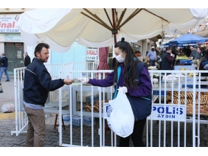 Aydın Büyükşehir Belediyesi Salı Pazarı’nda Binlerce Maske Dağıttı