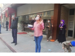 Polisler Bıçaklı Kavgaya Gittiler, Pastayla Karşılandılar