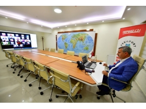 Başkan Çınar, Birim Müdürleriyle Telekonferans Üzerinden Görüşüyor