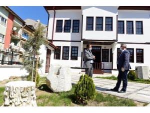 Başkan Aşgın Güngörmüşler Konağını İnceledi