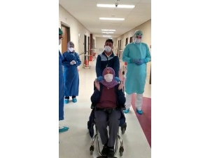 Elazığ’da Koronayı Yenen Hasta Alkışlarla Taburcu Edildi