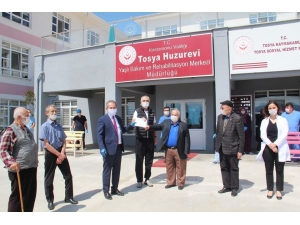 Tosya Huzurevi Sakinlerinden "Biz Bize Yeteriz Türkiye" Kampanyasına Destek