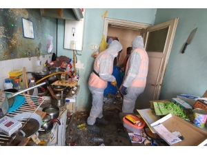 2 Kamyon Çöp Çıktı