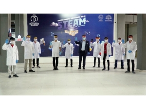 Yabancı Öğrenciler Türkiye İçin Maske Ve Solunum Aparatı Üretiyor