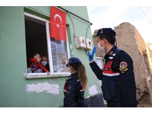 Ağabeyi İstedi, Jandarma Küçük Eymen’e Sürpriz Doğum Günü Yaptı