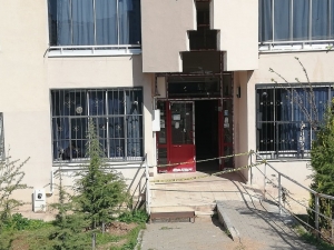 Elazığ’ın Palu İlçesinde Bir Bina Karantinaya Alındı