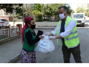 Büyükşehirin Gıda Yardımları Devam Ediyor