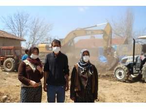 Elektrik Kablosundan Çıkan Yangın 2 Çocuklu Aileyi Evsiz Bıraktı