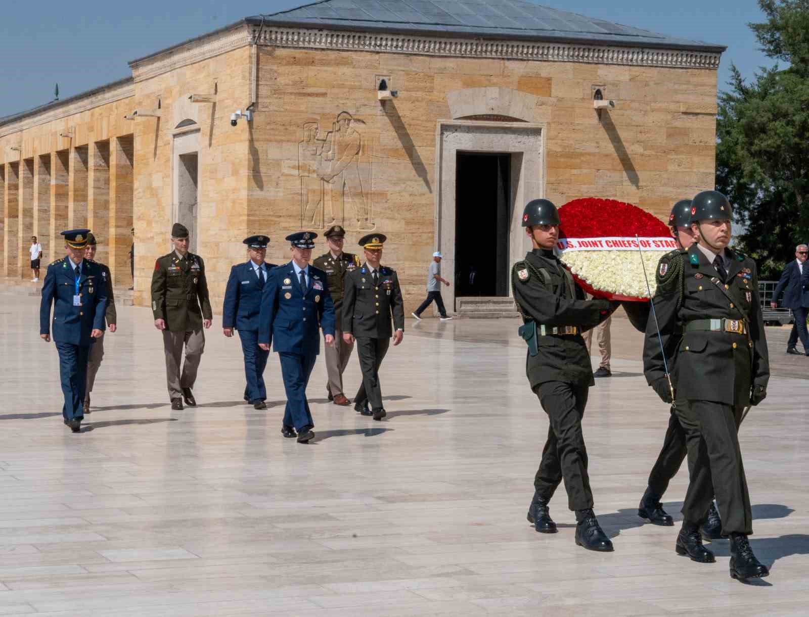 abd-genelkurmay-baskani-orgeneral-caine-anitkabir-i-ziyaret-etti