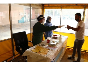 Gaziantep’te Hastane Girişlerinde Ücretsiz Maske Dağıtımı Başladı