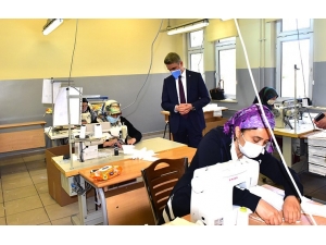 Teknik Lisede Günlük 6 Bin Maske Üretiliyor