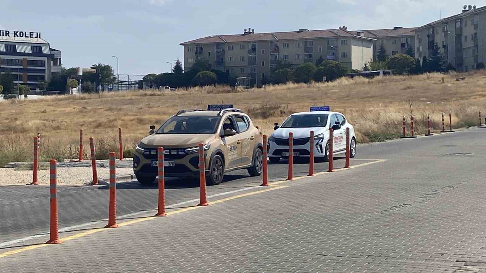 ehliyet-sinavlarinda-sabit-parkur-donemine-son