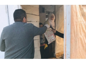 Karlıova’da Vefa Sosyal Destek Grubu Köy Köy Gezip İhtiyaçları Karşılıyor