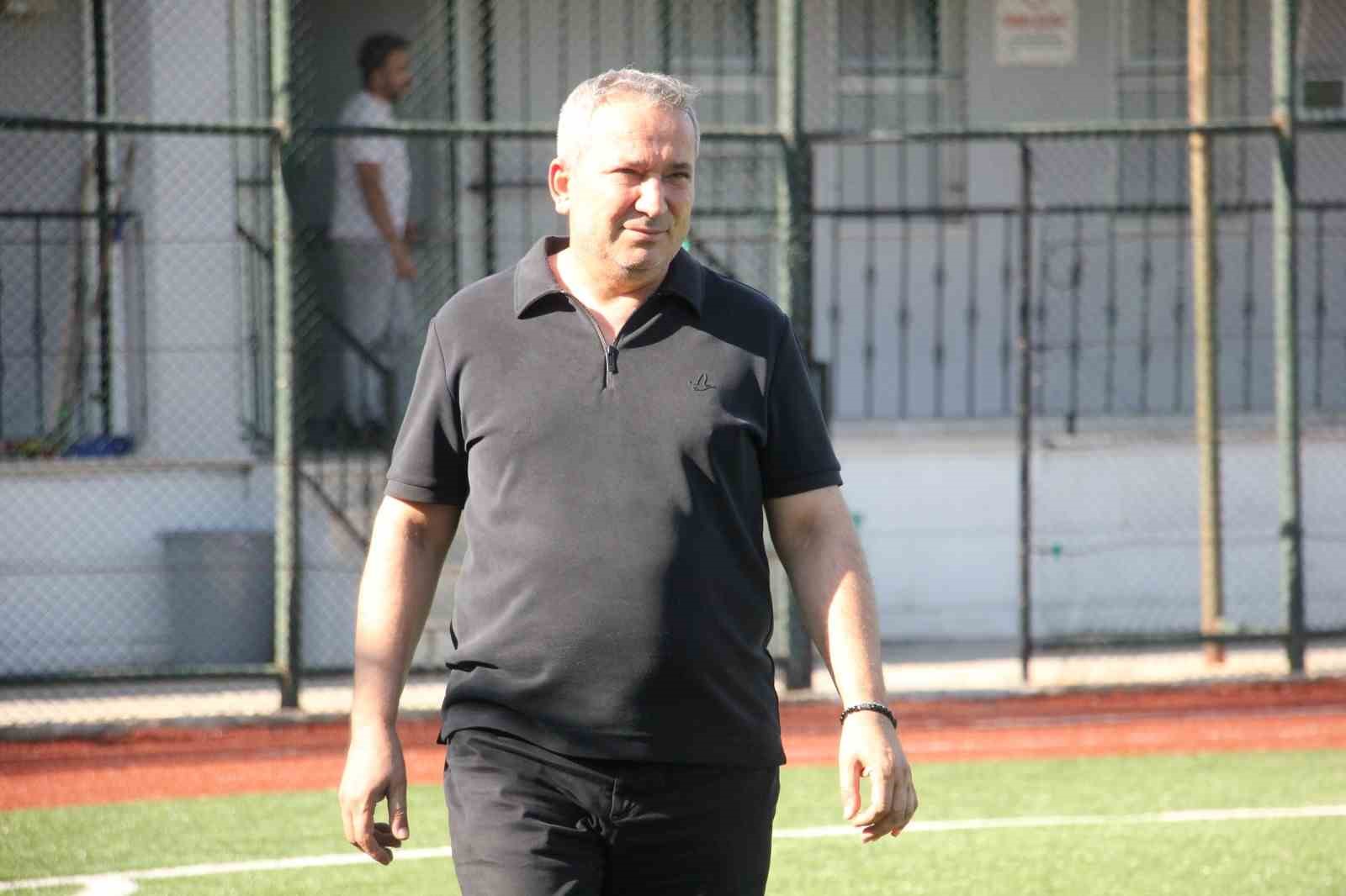 kurucu-baskan-gurel-biz-bunlara-bu-kulubu-tuta-koyun-diye-verdik-bunlar-kulubu-yutmaya-calisiyorlar