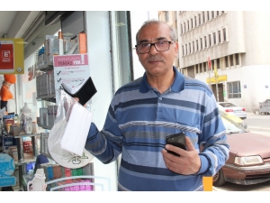 İzmir’de Yaklaşık Bin 300 Eczaneden 650 Bin Maske Dağıtıldı