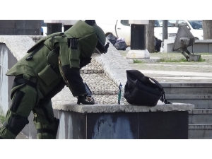 Şüpheli Paket Merakı Sosyal Mesafeyi Unutturdu