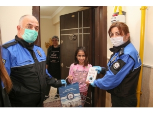 Polisin Kitap Jestine Öğrenciden Şiirli Teşekkür