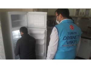 Sinop’ta Din Görevlileri Buzdolabı Hediye Ettiler