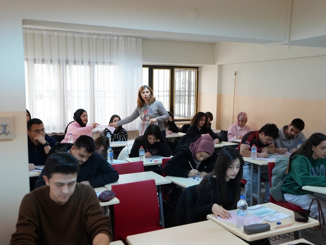 denizli-buyuksehirden-genclere-ucretsiz-tyt-ayt-kursu-destegi