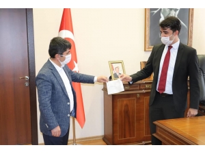 Başkan Ergü, Nisan Ayı Maaşını Tufanbeyli Kaymakamlığına Bağışladı